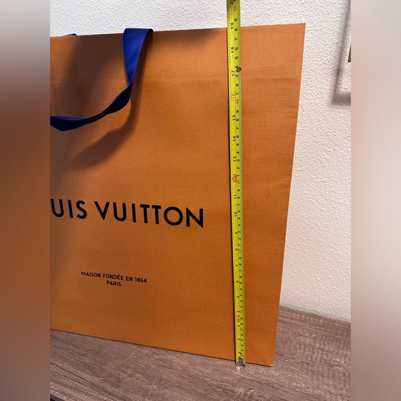 Louis Vuitton LARGE shopping bag - Picture 5 of 6